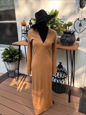 Hummingbird Ribbed V‑Neck Maxi Dress in Camel